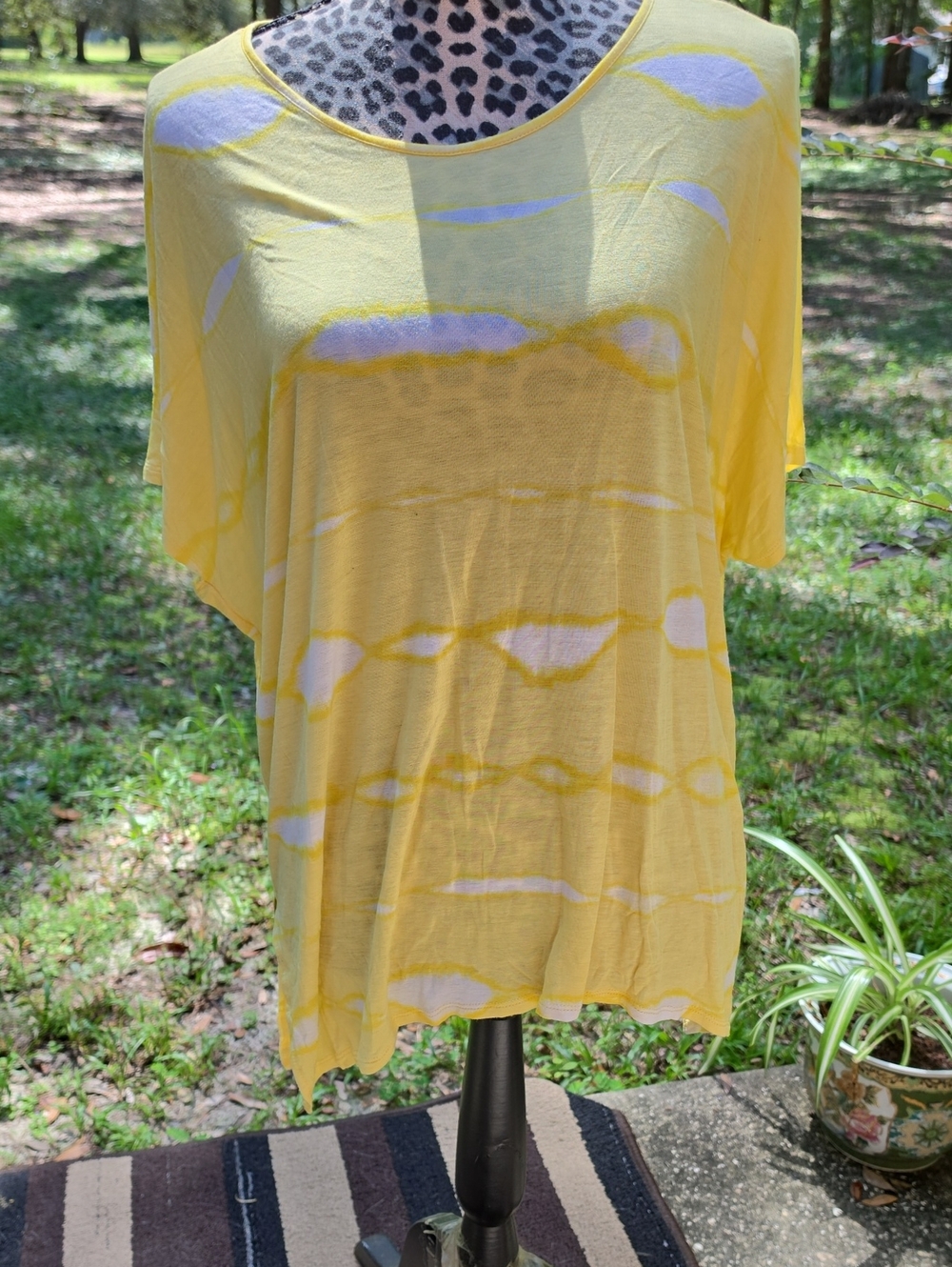 Kensie Yellow and White Tie-Dye Short Sleeve Tee - Relaxed Fit